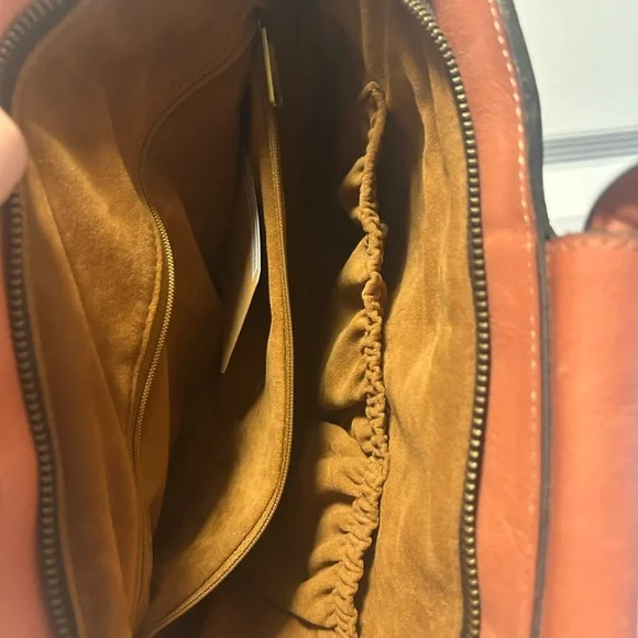 Elegant Tan Woven Leather Tote Bag - Picture 6 of 7